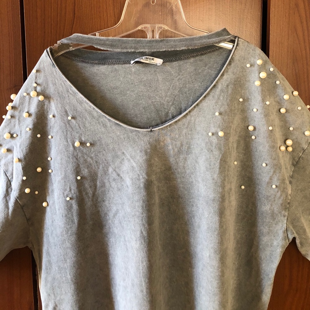 Zara Pearl Choker Distressed Tee
